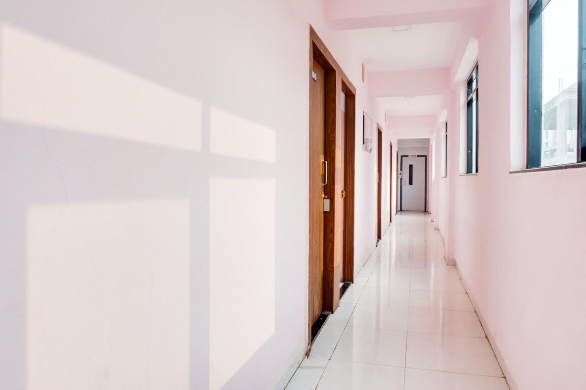 Super Collection O Chandan Nagar Kharadi Formerly Kharadi Inn Poona Buitenkant foto